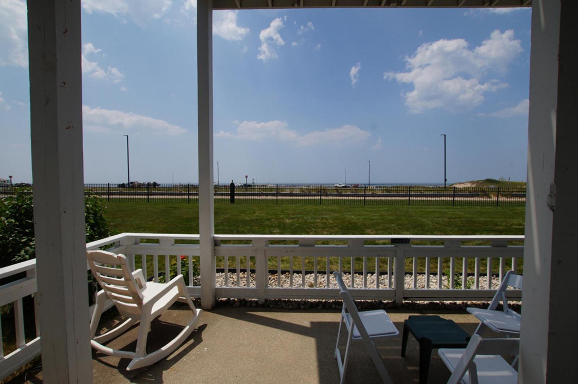 Snyders Shoreline Inn ラディントン エクステリア 写真