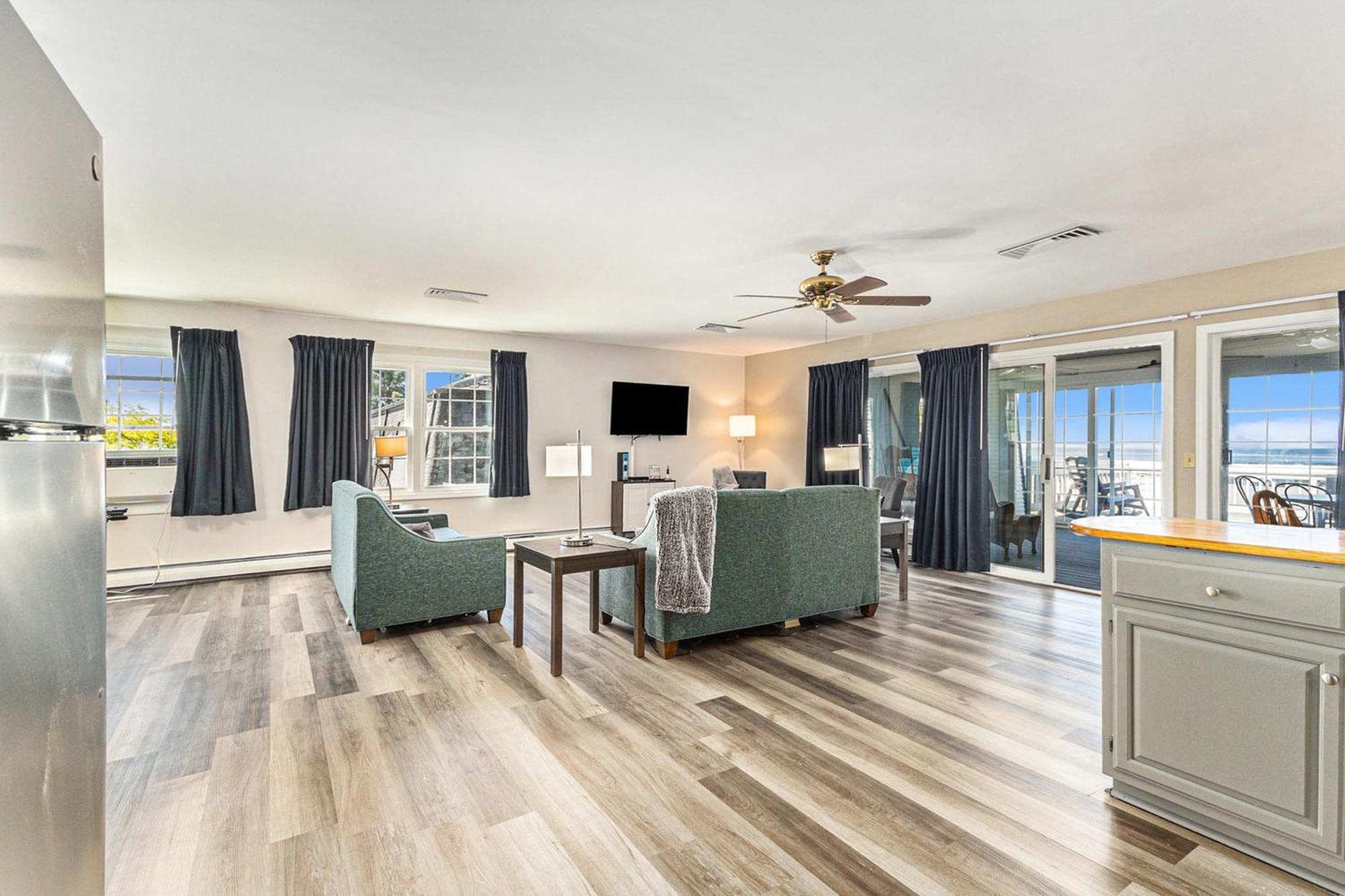 Snyders Shoreline Inn ラディントン エクステリア 写真