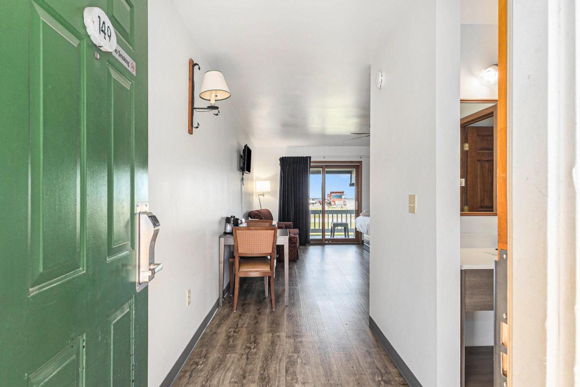 Snyders Shoreline Inn ラディントン エクステリア 写真