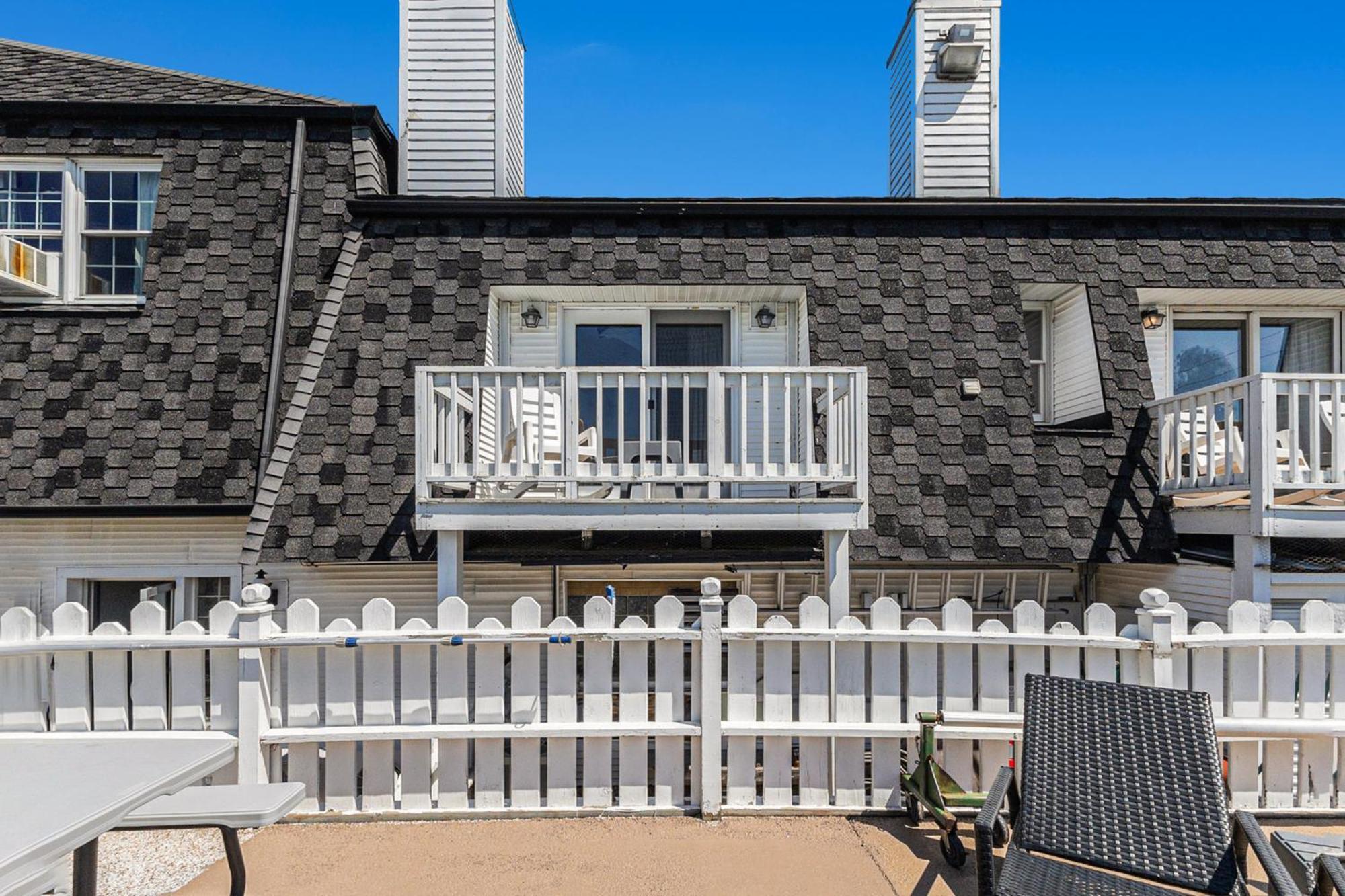 Snyders Shoreline Inn ラディントン エクステリア 写真