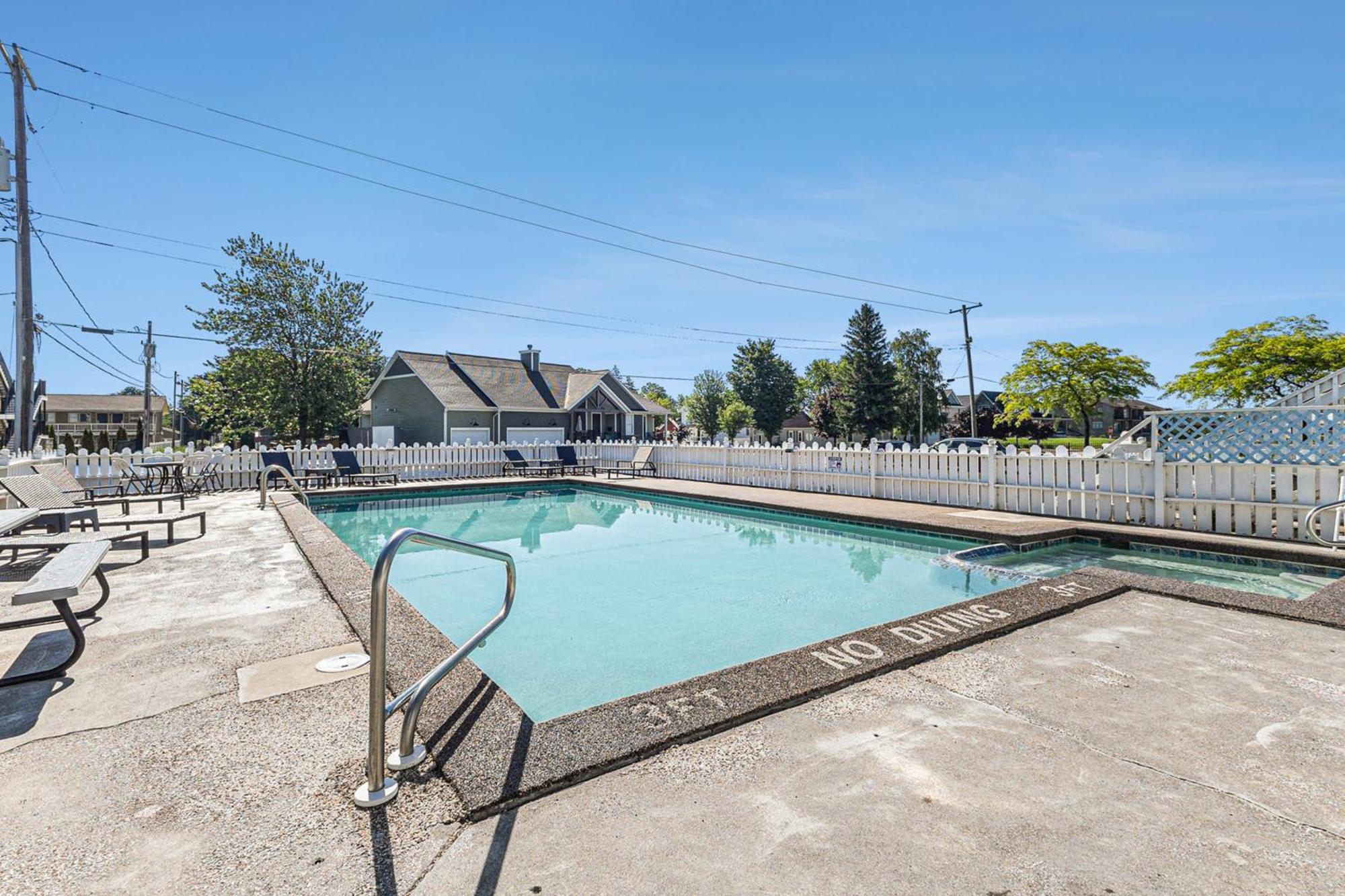 Snyders Shoreline Inn ラディントン エクステリア 写真