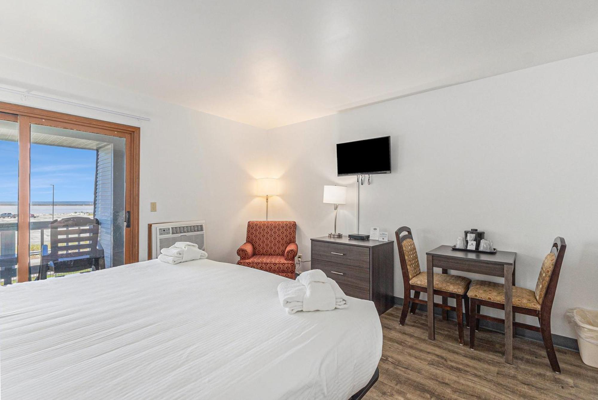 Snyders Shoreline Inn ラディントン エクステリア 写真
